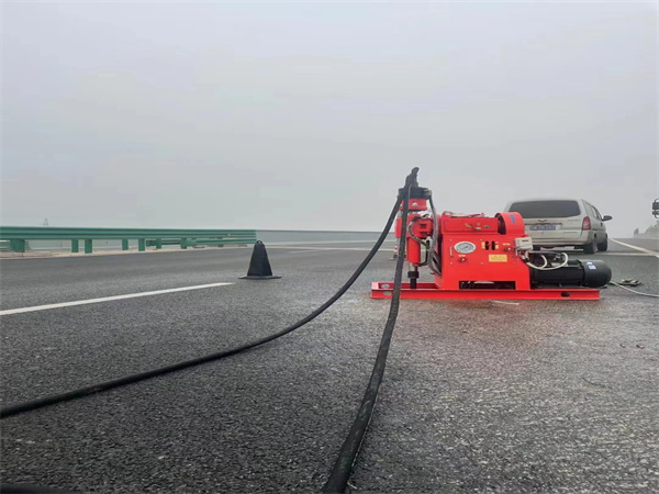 山南马路路基路面开裂下沉注浆加固灌浆